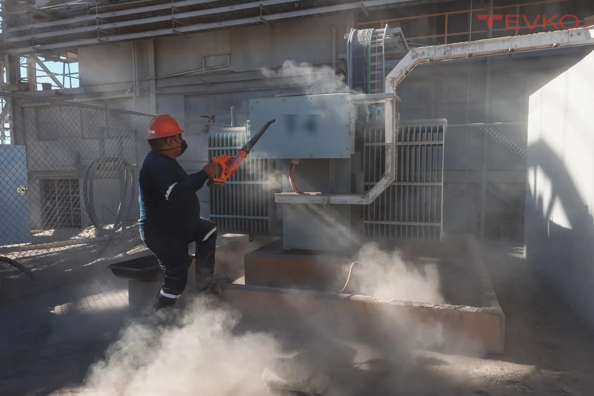Mantenimiento de subestación eléctrica de alta tensión — TEVKO