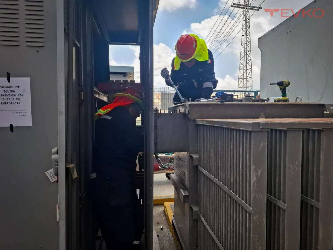 Mantenimiento de subestación eléctrica de alta tensión — TEVKO