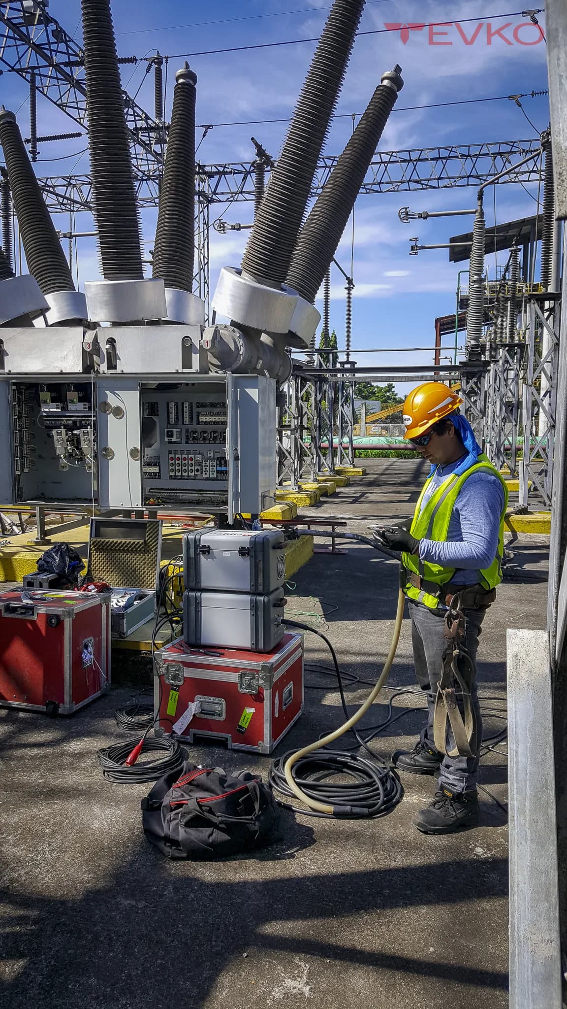 Servicio en sitio de mantenimiento eléctrico industrial — TEVKO, Grupo TEMISA