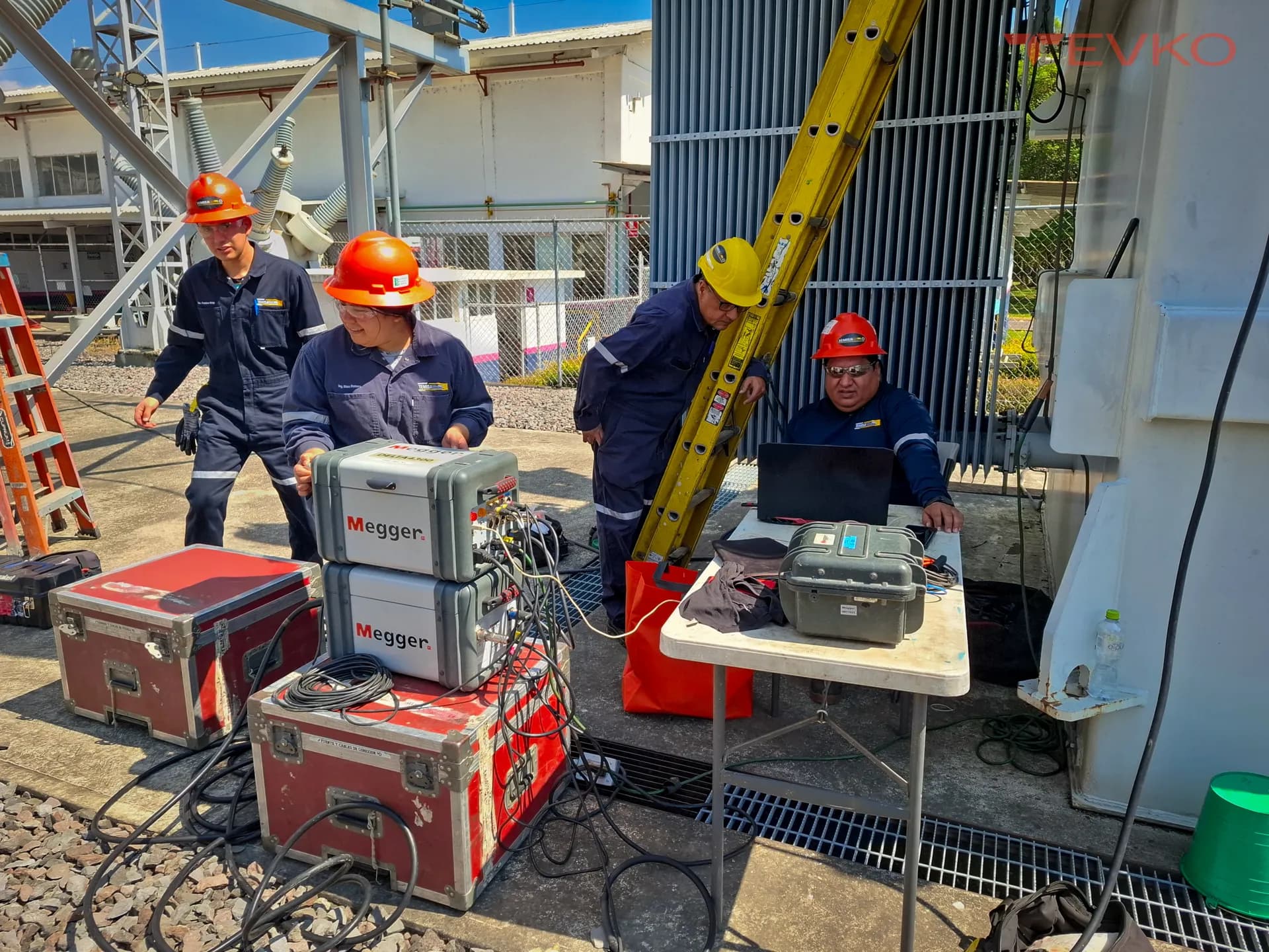 Servicio en sitio de mantenimiento eléctrico industrial — TEVKO, Grupo TEMISA