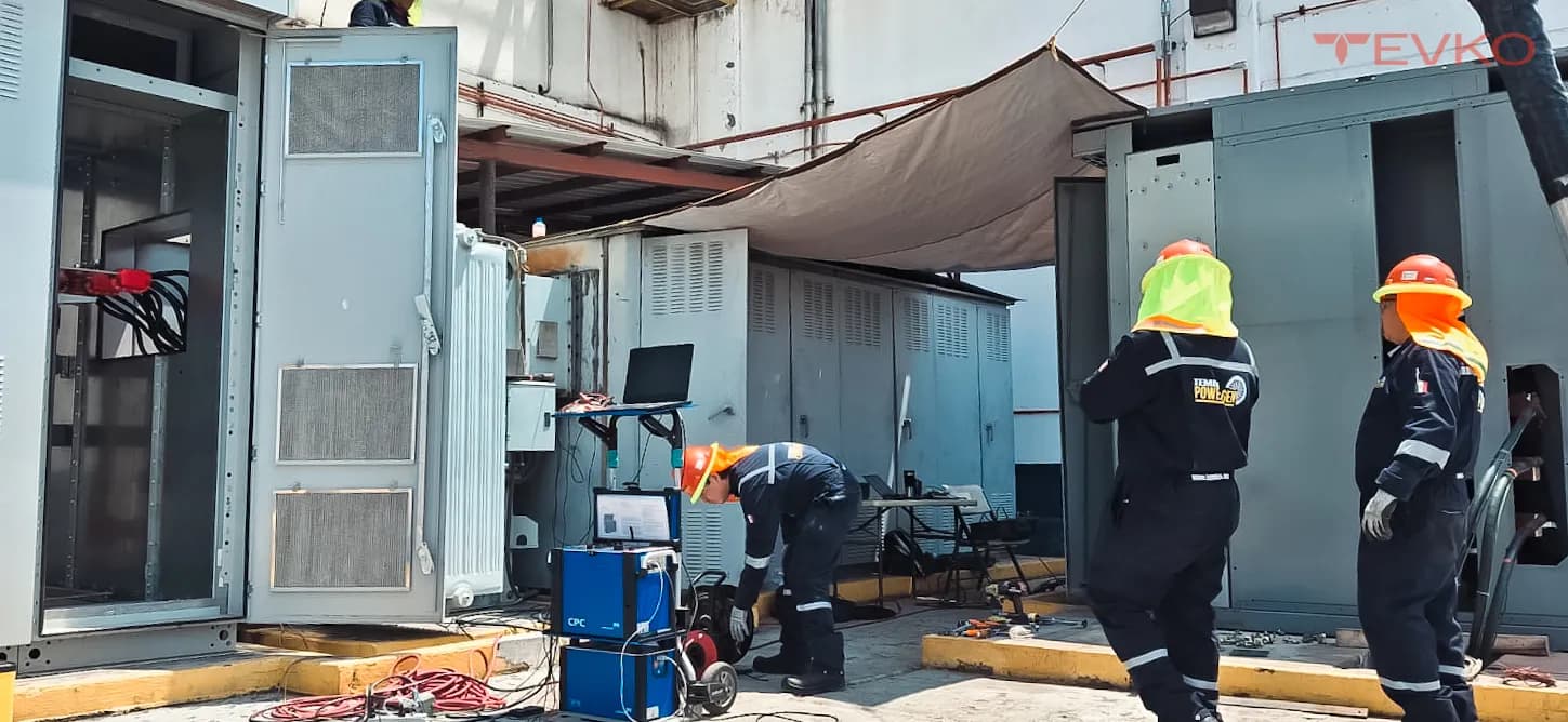 Mantenimiento eléctrico en sitio en planta industrial — transformadores y subestaciones TEVKO