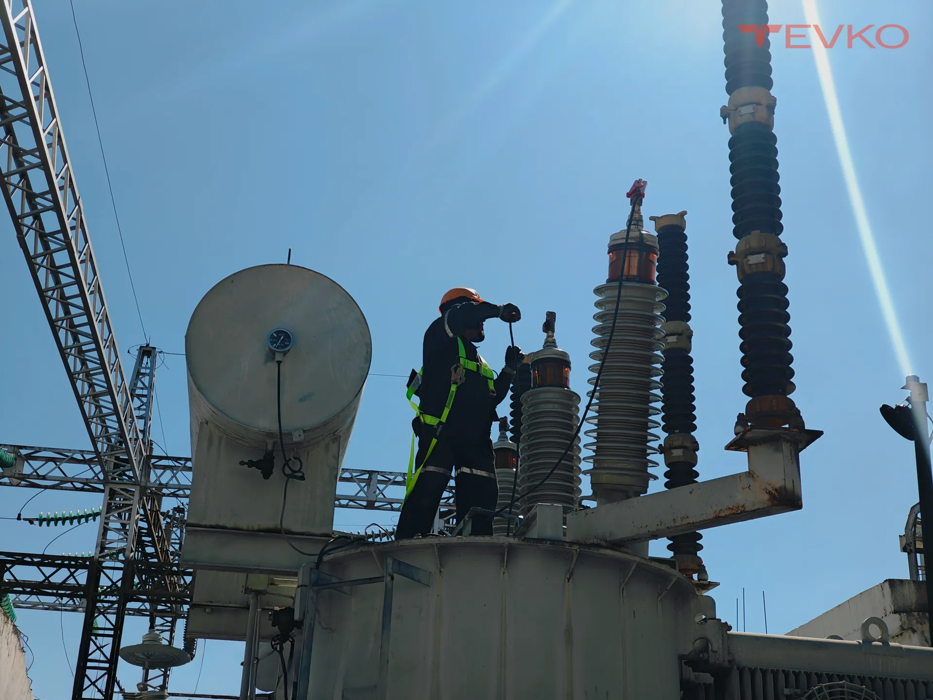Servicio en sitio de mantenimiento eléctrico industrial — TEVKO, Grupo TEMISA